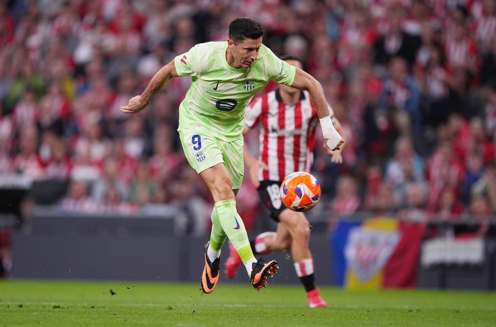 30号再续，弗林蓬社媒展示利物浦新赛季球衣