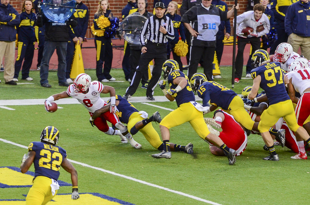 淘汰出局！总经理场边指挥引众怒 卖赵睿换场馆运营拉胯？